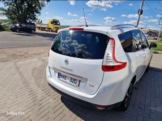 Renault Grand Scenic foto 2