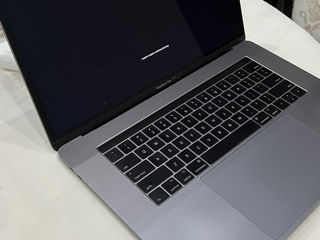 MacBook Pro 2017 16GB RAM 500GB SSD