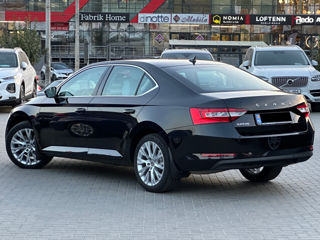 Skoda Superb foto 3