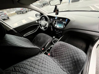 Hyundai i20 foto 9