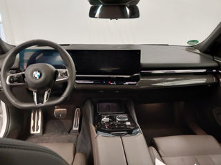 BMW 5 Series foto 4