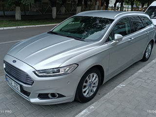 Ford Mondeo foto 2