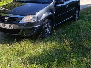 Dacia Logan foto 2