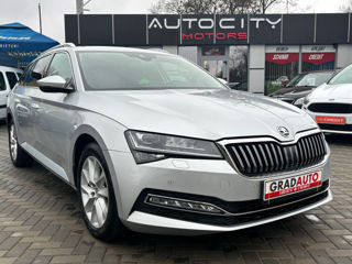 Skoda Superb foto 2