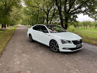 Skoda Superb foto 1