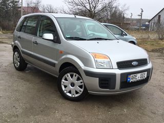 Ford Fusion foto 3