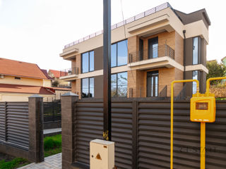 Se vinde duplex în 3 nivele, amplasat în mun. Chișinău, Codru, strada Busuiocului. foto 16