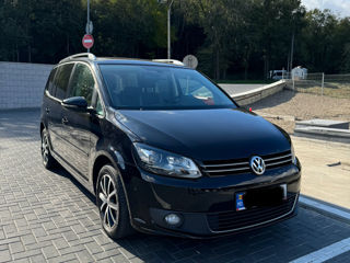 Volkswagen Touran foto 2