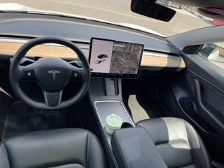 Tesla Model 3 foto 3