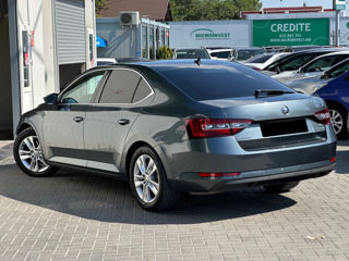 Skoda Superb foto 3