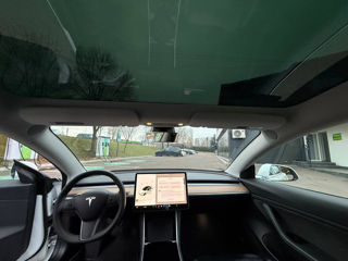 Tesla Model 3 foto 6