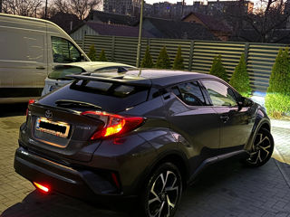 Toyota C-HR foto 4