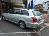 Toyota Avensis foto 4