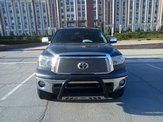 Toyota Tundra foto 2