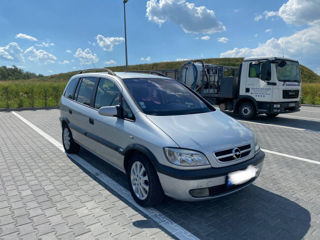 Opel Zafira foto 1