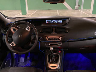 Renault Grand Scenic foto 10