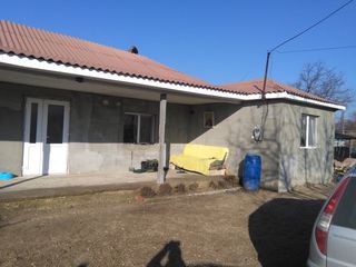 Se vinde casa in satul  horesti  de urgenta foto 1