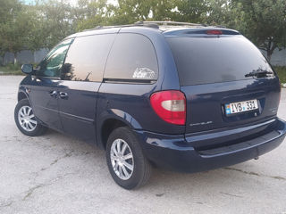 Chrysler Voyager foto 4