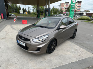 Hyundai Accent foto 1