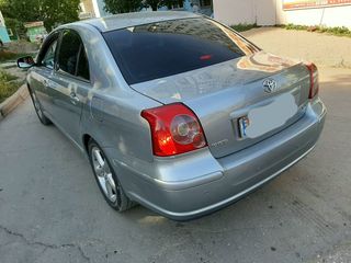 Toyota Avensis foto 5