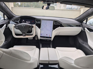 Tesla Model S foto 9