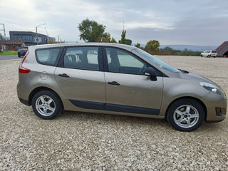 Renault Grand Scenic foto 3