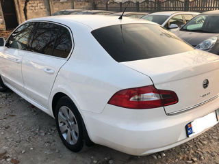 Skoda Superb foto 2