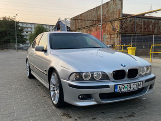 BMW 5 Series foto 3