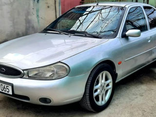 Ford Mondeo foto 2