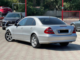 Mercedes E-Class foto 2