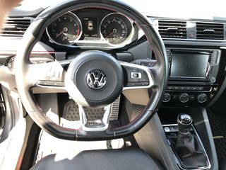 Volkswagen Jetta foto 6