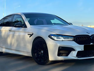 BMW 5 Series foto 2