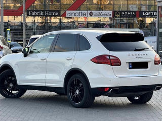 Porsche Cayenne foto 2