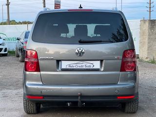 Volkswagen Touran foto 9