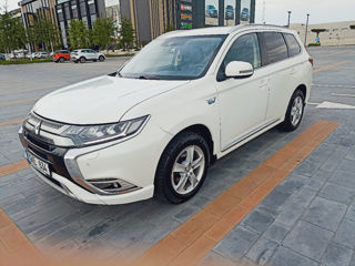 Mitsubishi Outlander foto 2