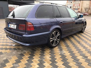 BMW 5 Series foto 3