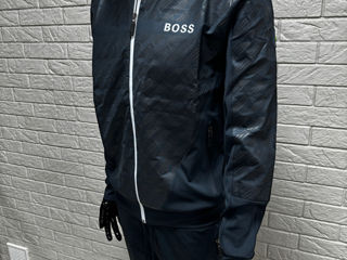 Costum Boss foto 2