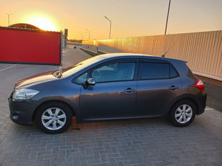 Toyota Auris фото 8