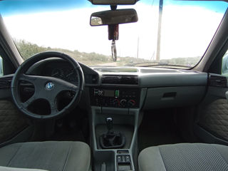 BMW 5 Series foto 8