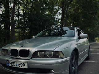 BMW 5 Series foto 2