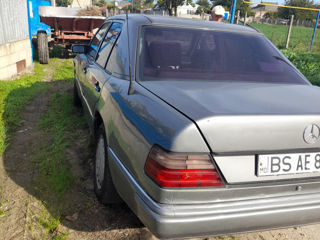 Mercedes Series (W124) foto 6