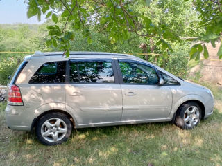 Opel Zafira foto 2