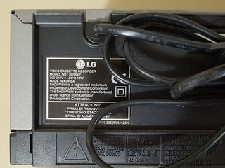 Video Cassette Player/Recorder 6 Head Hi-Fi Stereo - LG BD964P foto 3