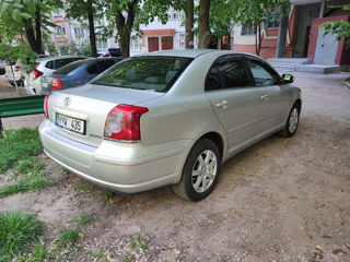 Toyota Avensis foto 6