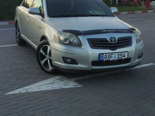 Toyota Avensis foto 2