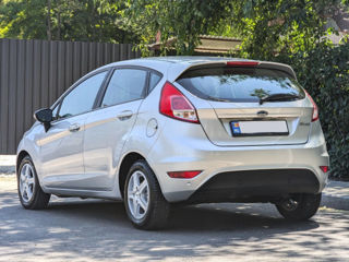 Ford Fiesta 5D foto 6