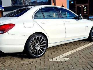 Mercedes C-Class foto 12