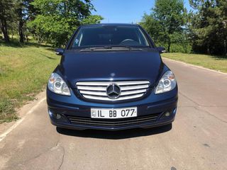 Mercedes B Class foto 1