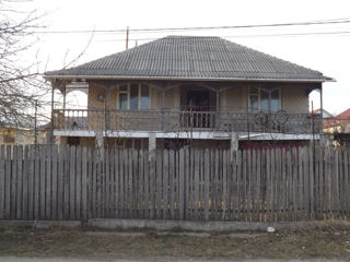 Casa compacta în or. Ialoveni, pe 8 ari, cu suprafața de 120 m2, lângă stația transportului public C foto 2
