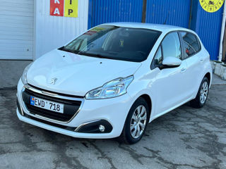 Peugeot 208 foto 3